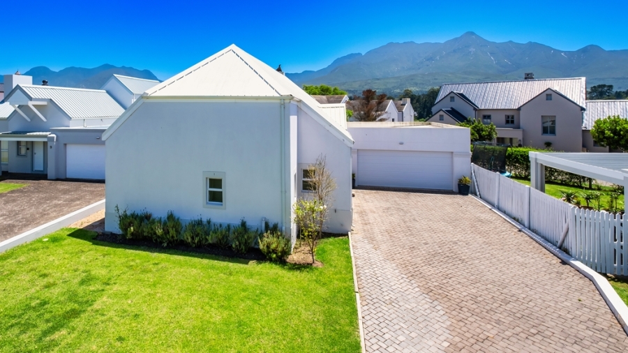 To Let 3 Bedroom Property for Rent in Kingswood Golf Estate Western Cape